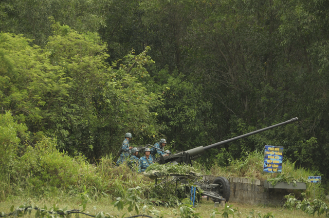 Air forces open fire on aerial targets during central Vietnam exercise - Ảnh 3.