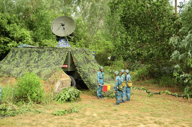Air forces open fire on aerial targets during central Vietnam exercise - Ảnh 5.