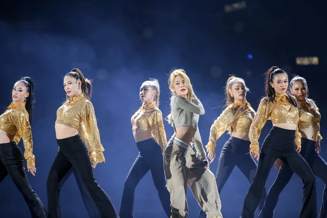 From Eras Tour to V-pop: Vietnam takes concerts to the big screen - Ảnh 1.