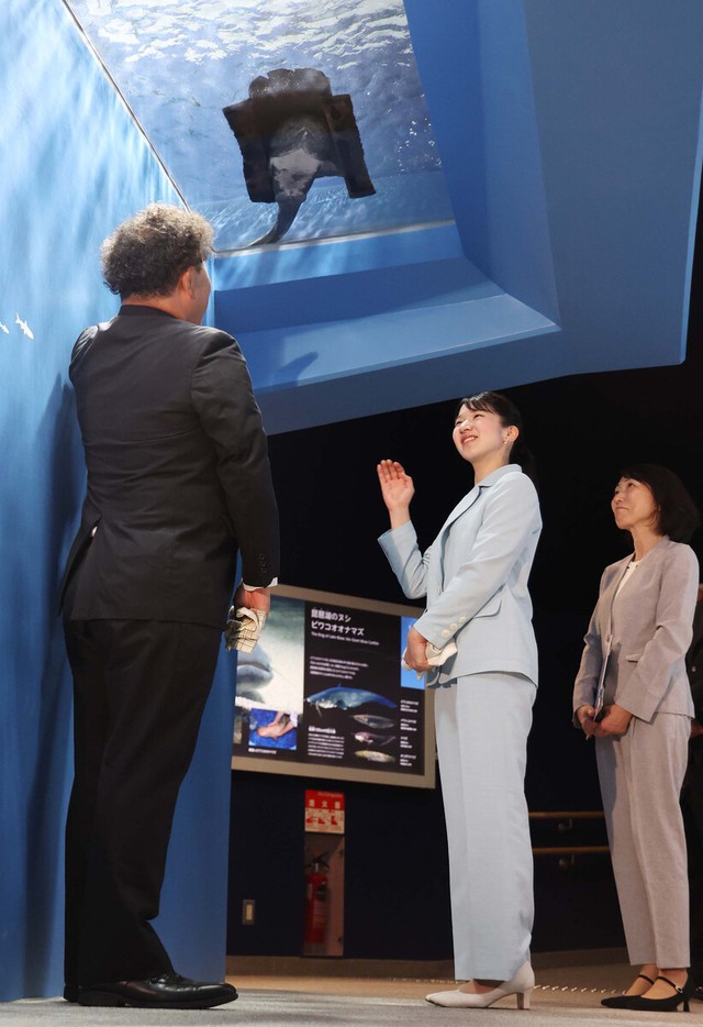 Japan's Princess Aiko visits Shiga welfare facility- Ảnh 1.