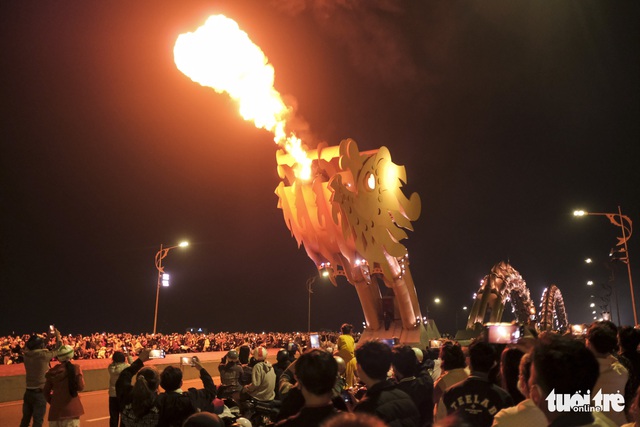 Da Nang's Dragon Bridge to stage six consecutive fire shows for National Day - Ảnh 1.