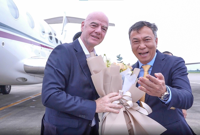 FIFA President Gianni Infantino arrives in Vietnam's Hanoi- Ảnh 2.