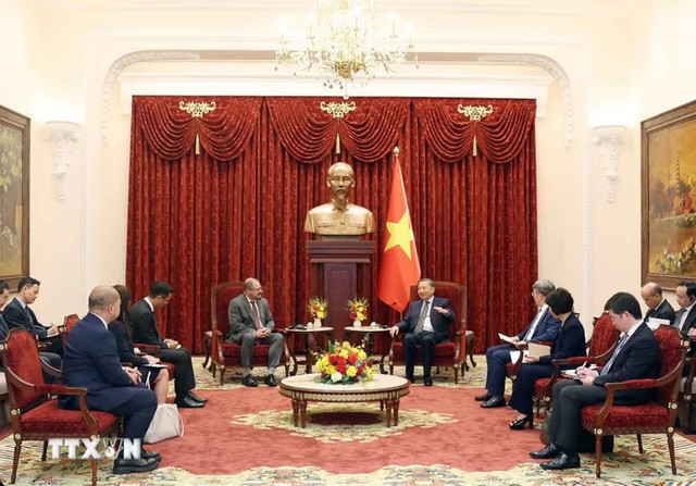 Vietnam welcomes US tech companies' long-term operations: top leader - Ảnh 1.