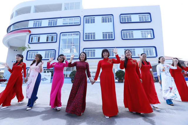 A Ho Chi Minh City public high school with an international-school edge - Ảnh 8.