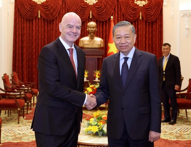 FIFA president’s ASEAN Cup final appearance fuels Vietnam’s football ambitions - Ảnh 8.