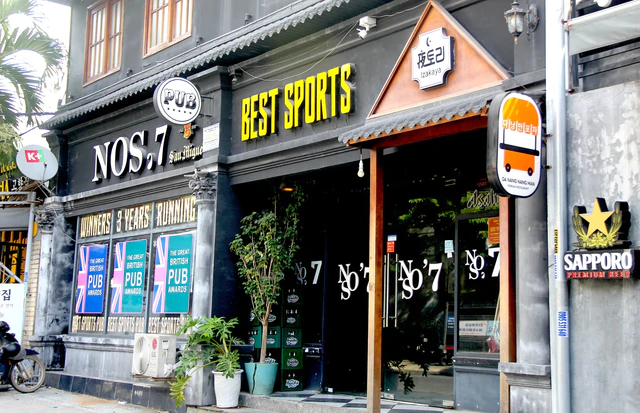 Da Nang authorities identify 7 types of foreign-language signs violating rules- Ảnh 1.