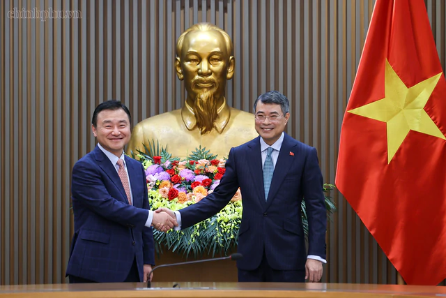 Samsung's exports reach $500 billion, plans expanded R&D investment in Vietnam - Ảnh 2.