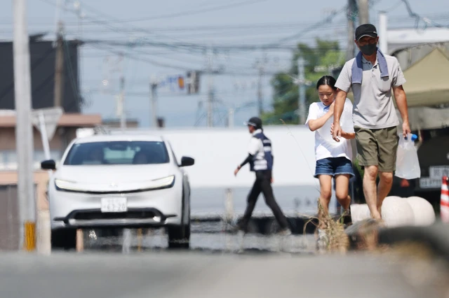 Record summer heat hits Kumamoto quake evacuees- Ảnh 2.