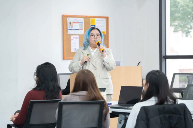 Youth beside youth: How young Vietnamese are changing the conversation around leadership- Ảnh 2.