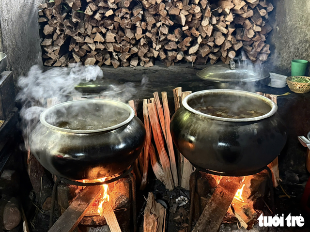 60-year-old wood-fired ‘bun bo’ becomes a must-try in Vietnam’s Hue- Ảnh 1.