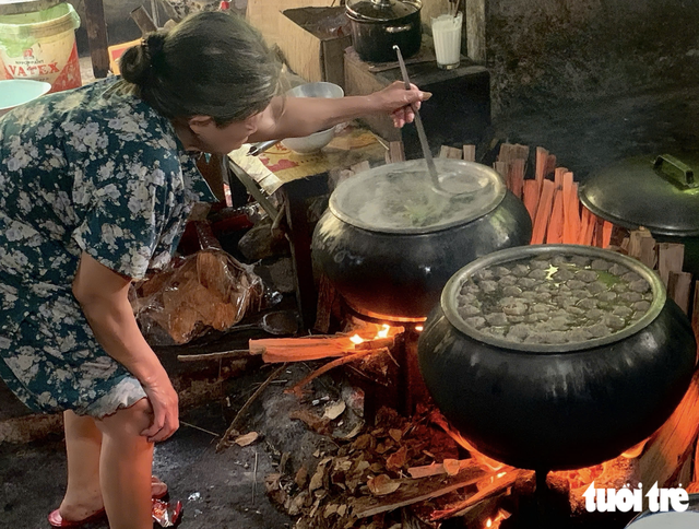 60-year-old wood-fired ‘bun bo’ becomes a must-try in Vietnam’s Hue- Ảnh 2.