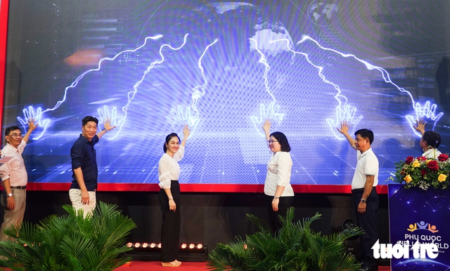 Vietnam’s Phu Quoc to offer free English classes ahead of APEC 2027 - Ảnh 1.