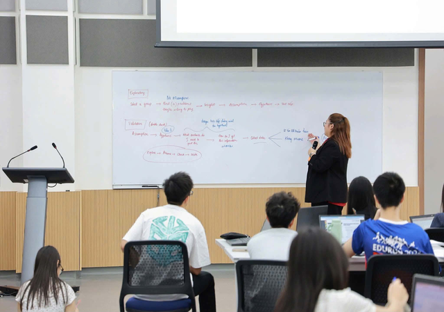 Youth beside youth: How young Vietnamese are changing the conversation around leadership- Ảnh 3.