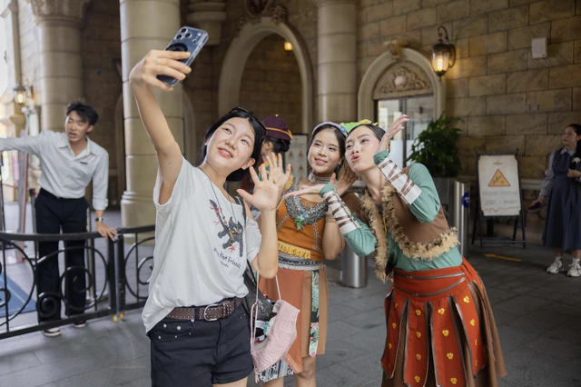 Int’l KOLs, KOCs surprised by a very different Vietnam- Ảnh 6.