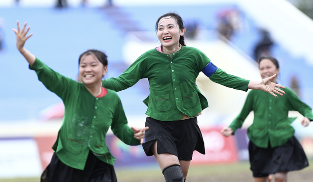 Vietnam ethnic minority women’s football tournament stuns international media- Ảnh 2.