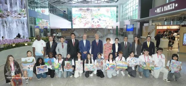 Vietnamese children win top prizes at international art contest in Hong Kong- Ảnh 1.