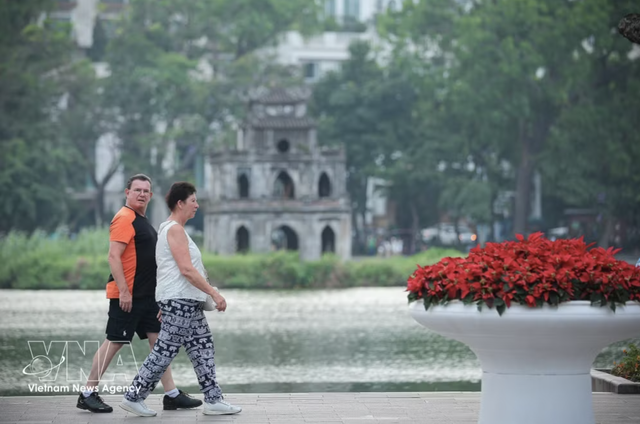 Hanoi builds four-season tourism appeal- Ảnh 3.