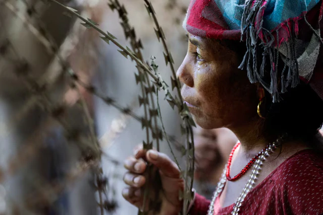 Rescuers battle floods and debris as Himalayan disaster death toll nears 800- Ảnh 2.