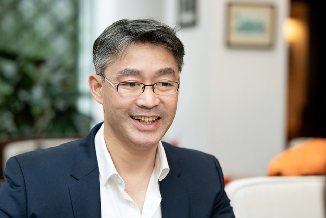 Overseas Vietnamese help shape Vietnam’s global reputation: former German vice-chancellor - Ảnh 2.