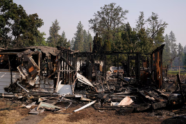 Wildfires near Spokane destroy more than 700 buildings, force 64,000 to flee- Ảnh 1.