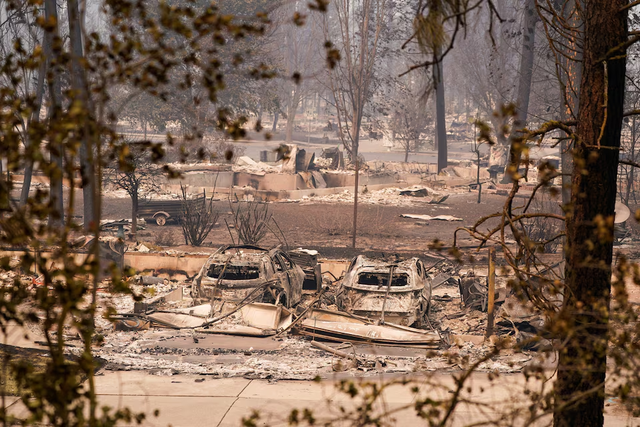 Wildfires near Spokane destroy more than 700 buildings, force 64,000 to flee- Ảnh 4.
