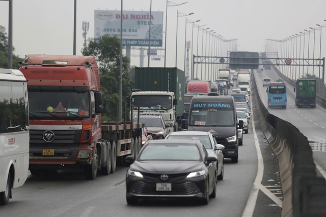 Ho Chi Minh City pursues integrated strategy to eliminate traffic congestion by 2030- Ảnh 1.