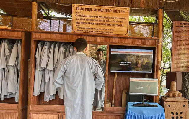 Planning to visit Vietnam's heritage sites? Mind the dress code- Ảnh 4.