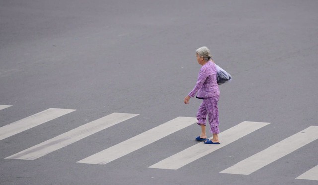 An expat op-ed: 40 is not old, 30 working years lie ahead, but preparation still matters- Ảnh 2.