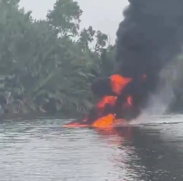 Woman killed after boat explodes on Saigon River in Ho Chi Minh City- Ảnh 2.