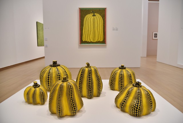 Japanese artist Kusama's retrospective to start in Amsterdam- Ảnh 1.