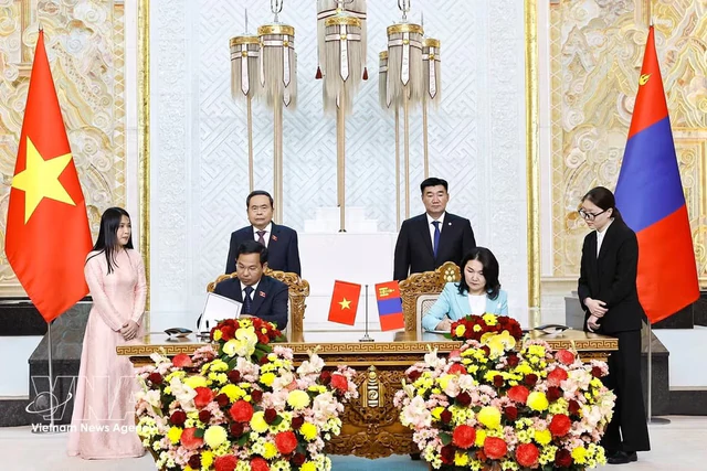 Vietnamese, Mongolian legislatures sign MoU on cooperation - Ảnh 1.