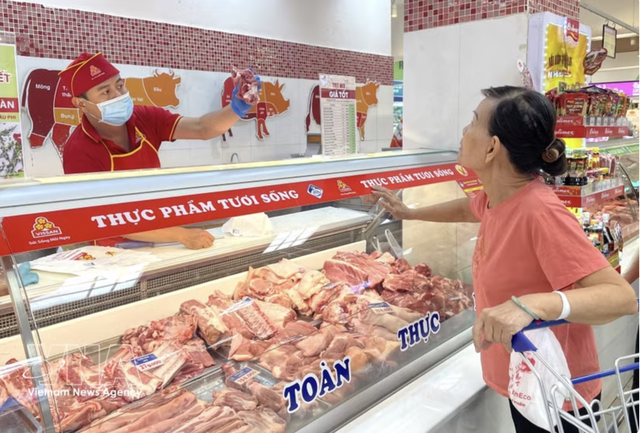 Vietnam spends over $4bn on meat, fishery imports in eight months- Ảnh 1.