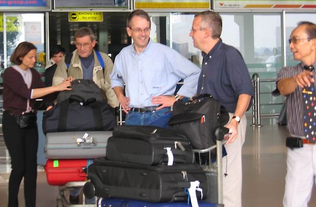A Belgian professor and 20 years of pediatric liver transplants in Vietnam- Ảnh 2.