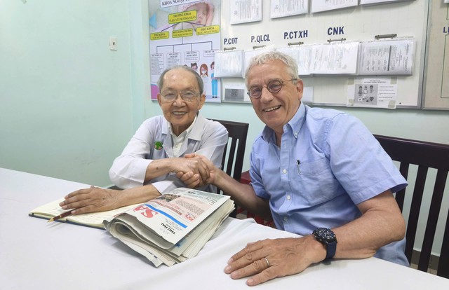 A Belgian professor and 20 years of pediatric liver transplants in Vietnam- Ảnh 3.