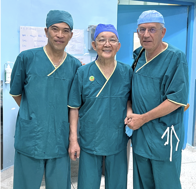 A Belgian professor and 20 years of pediatric liver transplants in Vietnam- Ảnh 6.