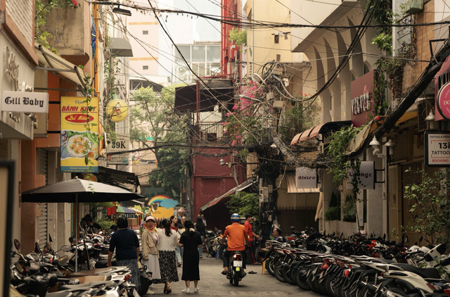 Slow down to discover why we love Ho Chi Minh City- Ảnh 1.
