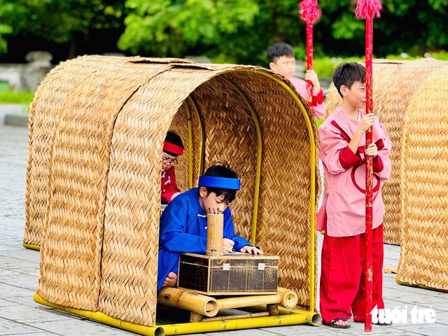 Students relive Vietnam’s imperial exams - Ảnh 5.