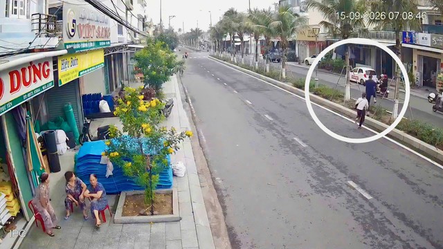 Foreign suspects arrested after attempted gold shop robbery in Vietnam - Ảnh 1.