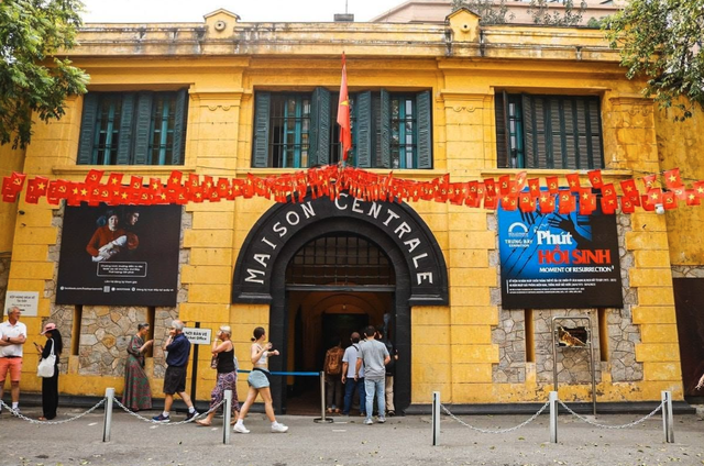 How to experience Hanoi in autumn in one day - Ảnh 10.