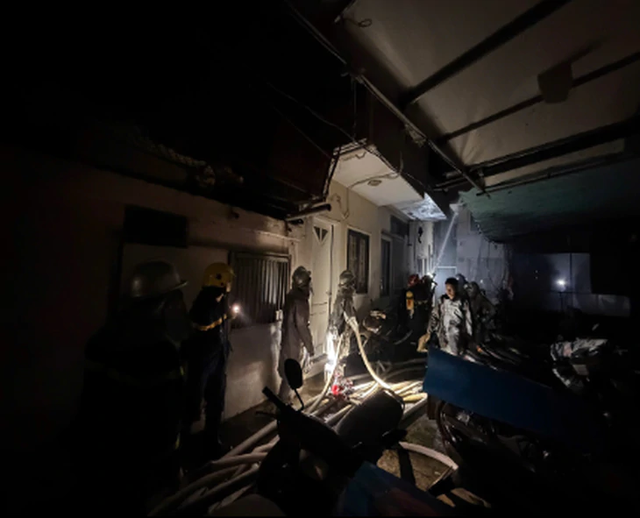 Hanoi house fire leaves 5 dead- Ảnh 1.