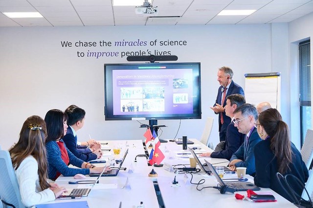 Sanofi Vietnam, VNVC sign joint declaration on next-generation vaccine manufacturing in Vietnam - Ảnh 3.