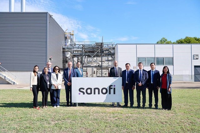 Sanofi Vietnam, VNVC sign joint declaration on next-generation vaccine manufacturing in Vietnam - Ảnh 1.