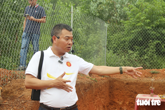 Nearly 1,600-year-old brick tombs in Vietnam yield pottery, swords, jewelry - Ảnh 4.