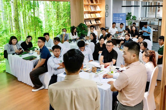 Wood industry enters new race in Vietnam: Competing through  knowledge, operational capabilities - Ảnh 2.