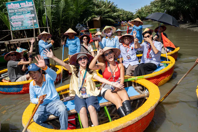 What makes Vietnam’s tourism appealing beyond scenic attractions? - Ảnh 6.