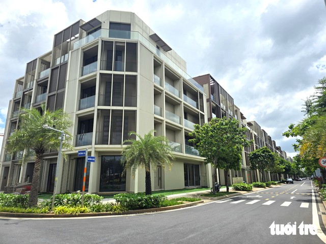 Removal of foreigners' right to own individual houses unlikely to significantly affect Vietnam property market: experts - Ảnh 1.