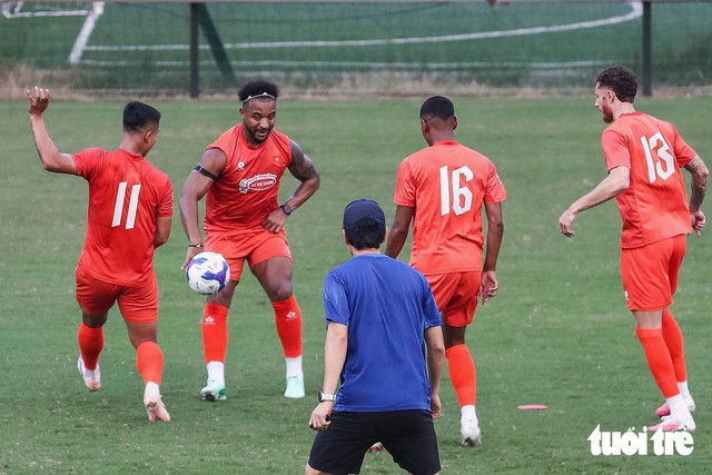 Quang Hai absence leaves major gap in Vietnam’s football team ahead of FIFA ASEAN Cup - Ảnh 3.