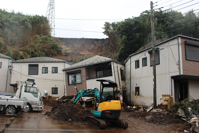 3 more confirmed dead in Japan after typhoon Dujuan- Ảnh 1.