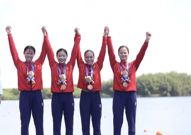 Vietnam bags another rowing bronze at ASIAD 2026- Ảnh 1.
