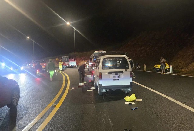 Indian tourist killed in motorbike crash on Da Lat mountain pass - Ảnh 1.